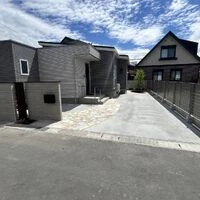 画像18234：自然石の風合いが美しいエントランスアプローチ