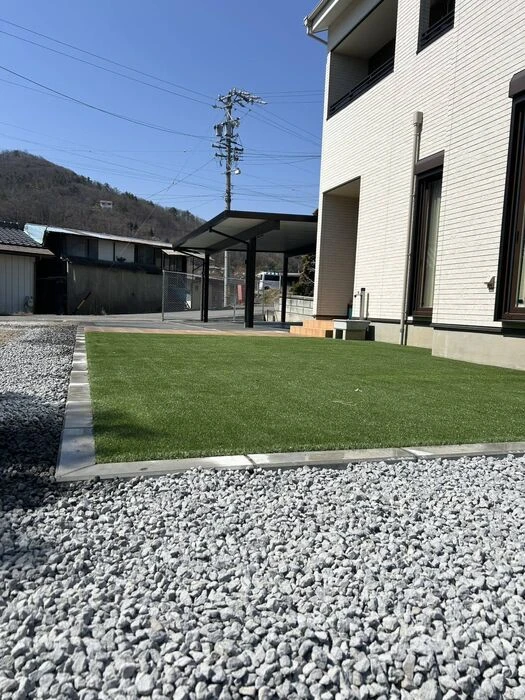 画像18244：自然石の風合いが美しいエントランスアプローチ