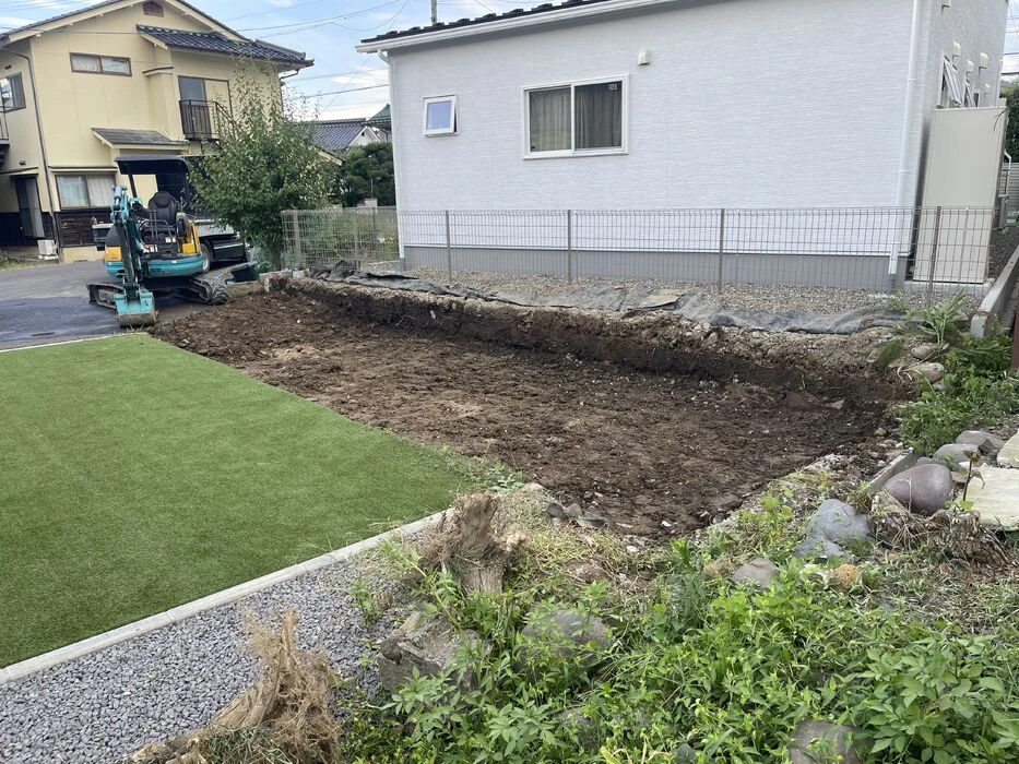 画像3381：自然石の風合いが美しいエントランスアプローチ