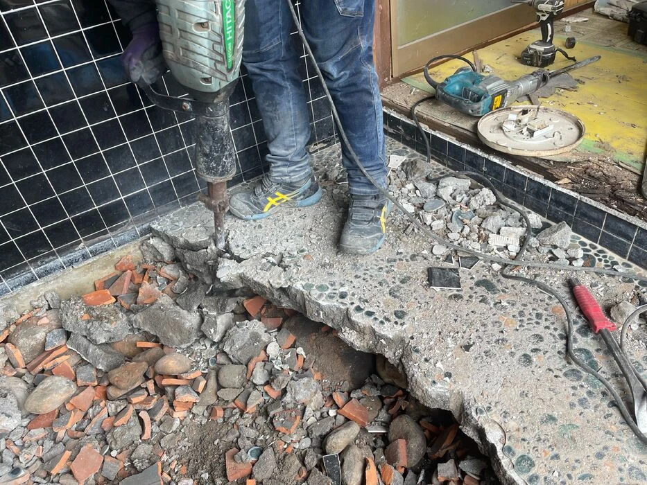 画像3470：自然石の風合いが美しいエントランスアプローチ